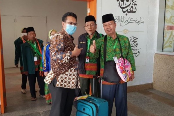7 Pesawat dari Indonesia Tiba di Saudi, 2.579 Jemaah Dibolehkan Umrah
