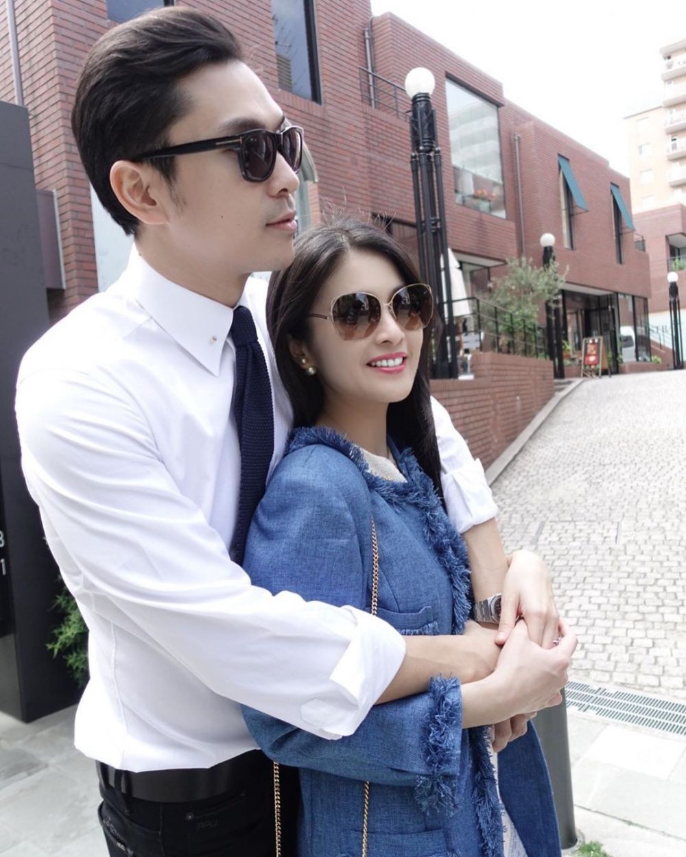Wajah 10 Pasangan Artis ini Mirip dan Serupa, Emang Jodoh!