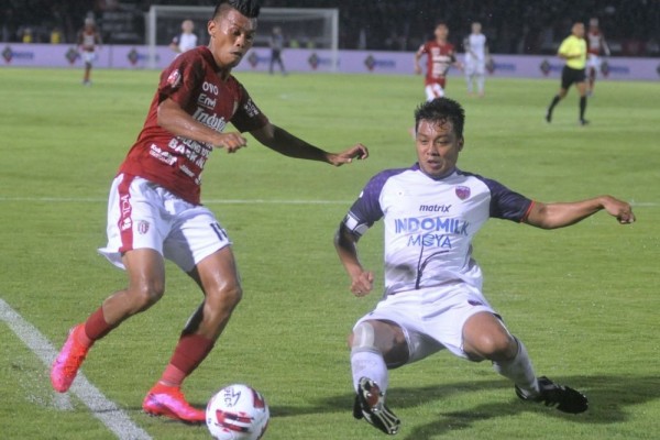Mental Juara Bertahan, Bali United Bobol Barito Putera 2 Gol