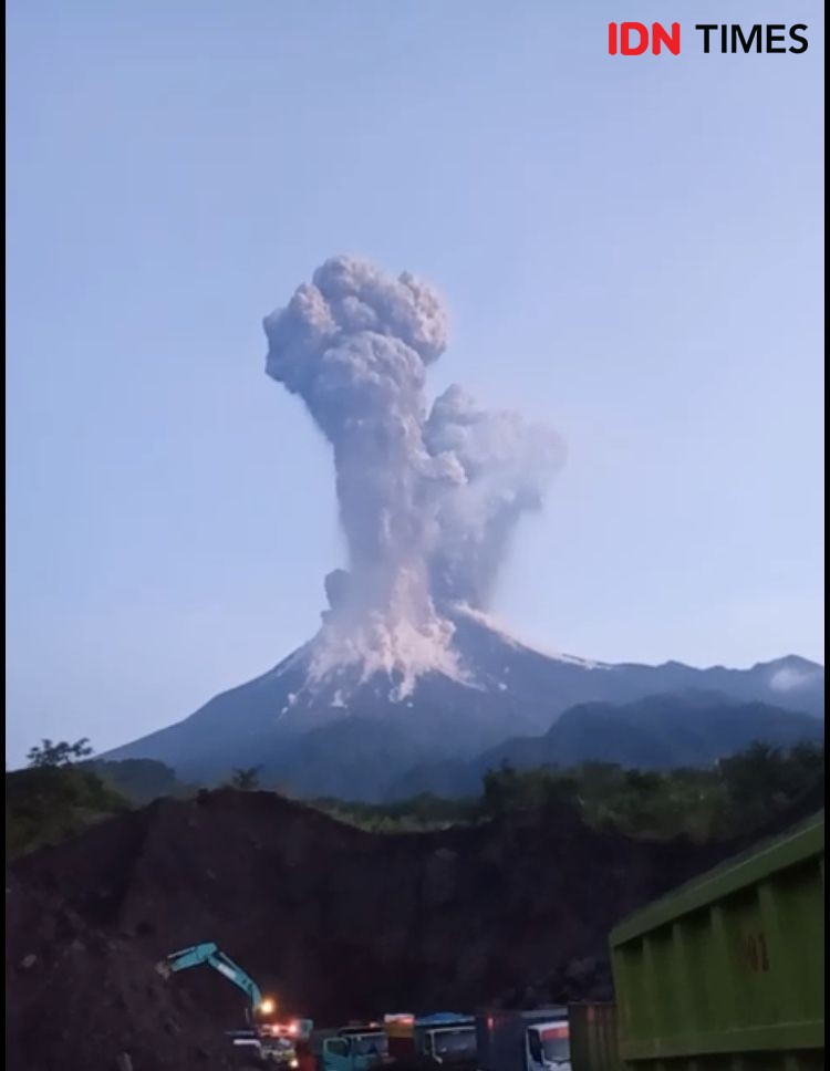 Gunung Merapi Erupsi, Solo, Boyolali, dan Sekitarnya Dilanda Hujan Abu