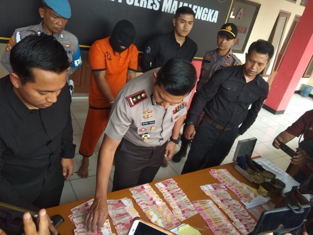 Mengaku Bisa Gandakan Uang, Polisi Tangkap Dukun Palsu di Majalengka