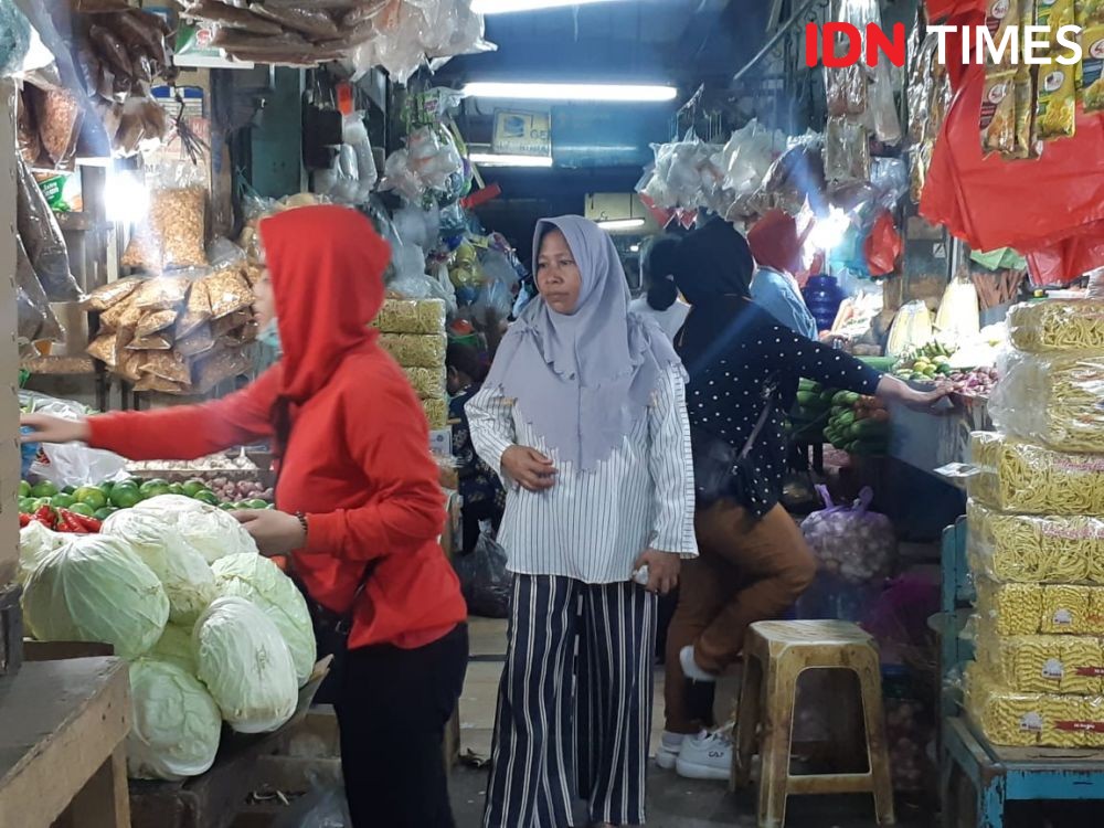 Batasi Interaksi, Belanja Pasar Tradisional di Surabaya Bisa Daring