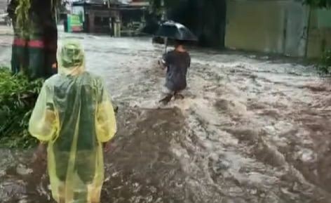 Hujan Deras di Sleman, Sebabkan Dua  Mobil Hanyut