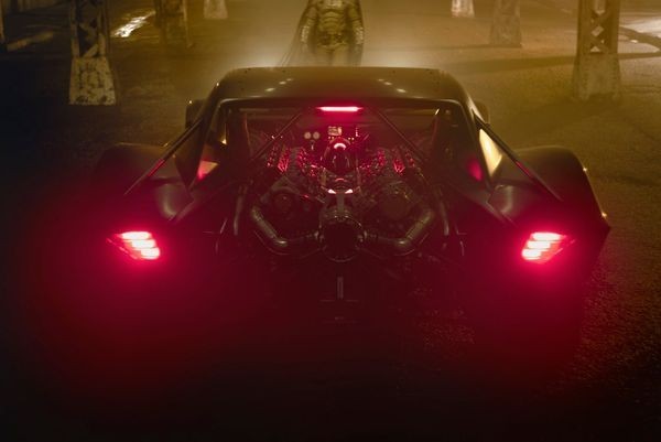First Look Batmobile Milik Batman Versi Reeves, Mirip Ford Mustang!