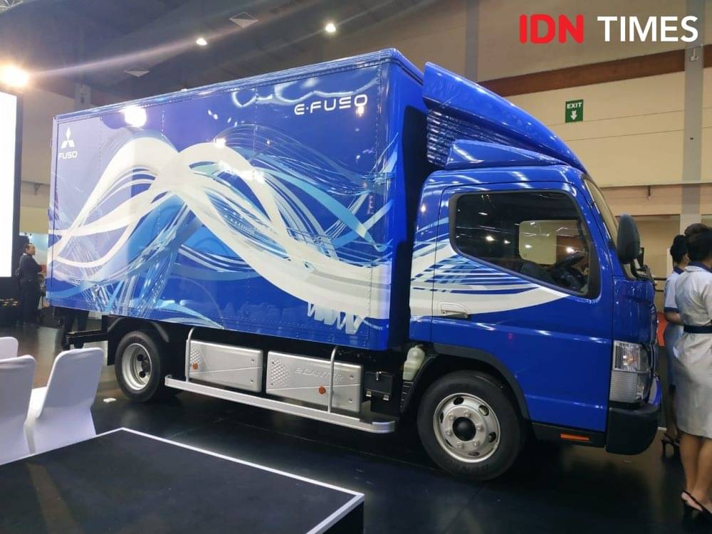 FUSO Luncurkan Truk Listrik ECanter, Ini Deretan Kecanggihannya!