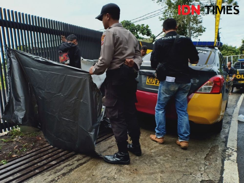 Lagi! Mayat Perempuan Bertato Ditemukan di Selokan Jalan Utama Lembang