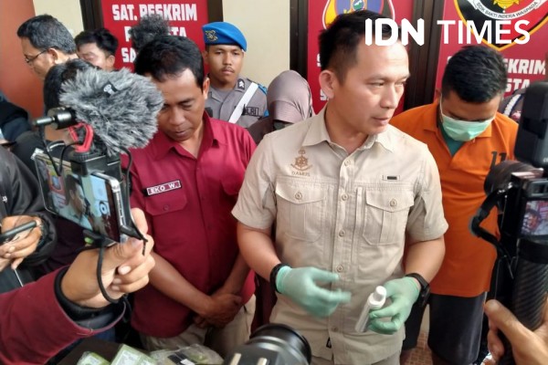 Pasutri Baru di Samarinda Dibekuk karena Jual Ribuan Kosmetik Ilegal