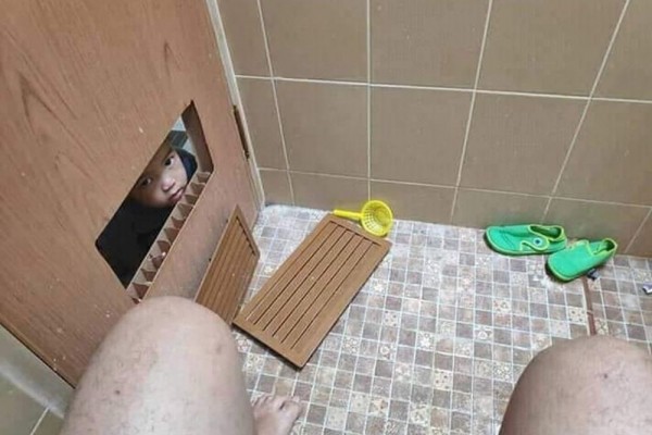10 Tingkah Iseng Bocah yang Bikin Tepok Jidat, Kamu Bisa Tahan Ngakak?
