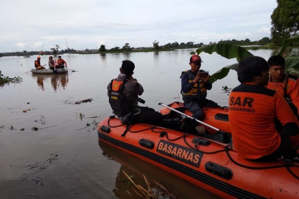 Seorang Kakek Tenggelam Saat Bersihkan Eceng Gondok di Danau