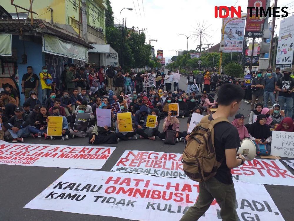 Tashoora Ikut Turun dalam Aksi Tolak Omnibus Law di Gejayan