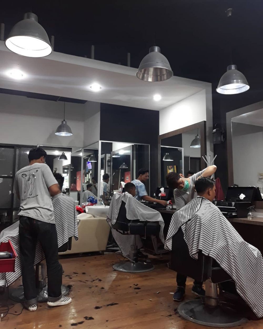 7 Rekomendasi Barbershop Di Lampung