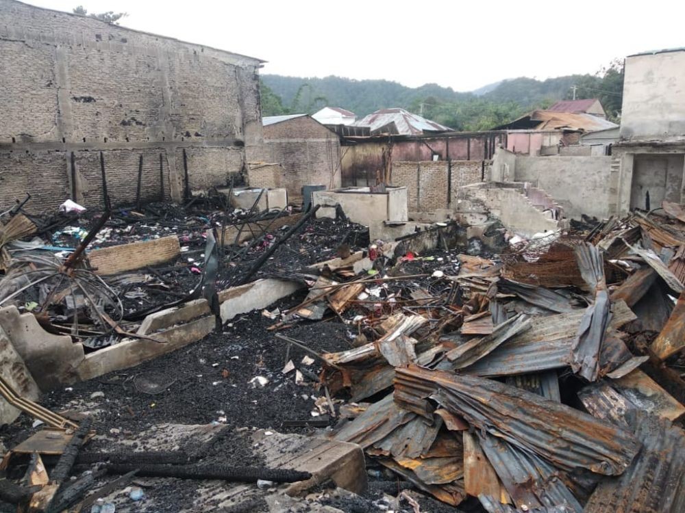 Lilin Terjatuh Saat Isi Bensin, Rumah Nenek Lamria di Taput Terbakar