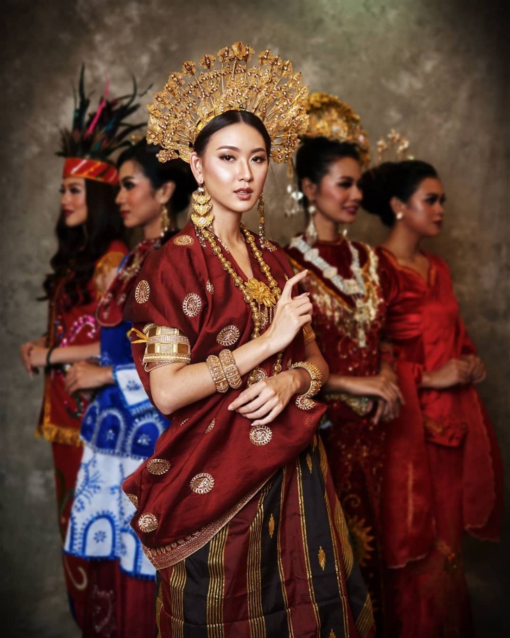 Ide Kebaya & Busana Etnik Karina Widjaja, Puteri Indonesia dari Sulsel