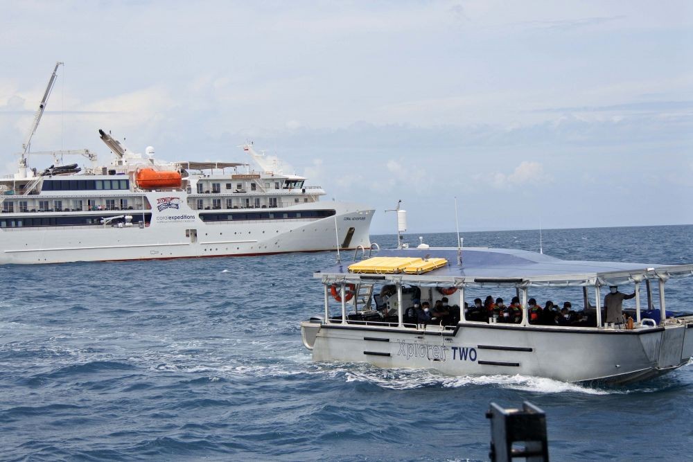 Penumpang Kapal Pesiar Diperiksa Sebelum Sandar di Makassar