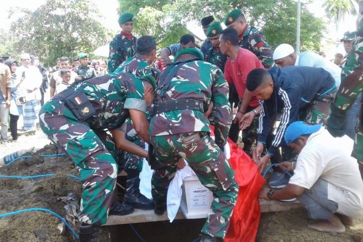 Air Mata Iringi Pemakaman Prajurit TNI yang Gugur di Mimika Papua
