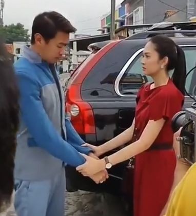 Bikin Galau! 10 Potret Kemesraan Hessel Steven & Faradilla Yoshi