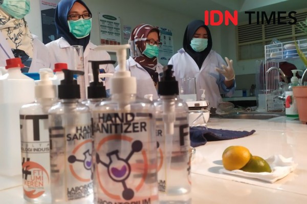 Mahasiswa Keluhkan Naiknya Harga Bahan Baku Hand Sanitizer di Makassar
