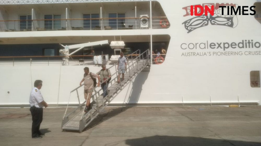 Bebas Corona, Kapal Pesiar Australia Bersandar di Makassar 