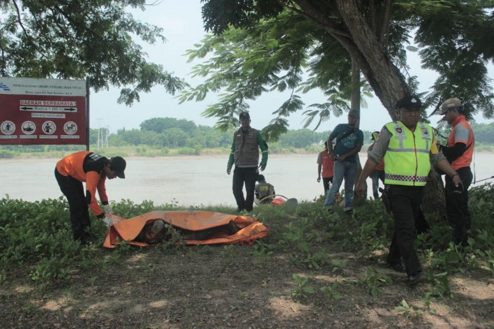 Tenggelam di Bojonegoro, Suni Ditemukan Tewas Mengapung di Lamongan