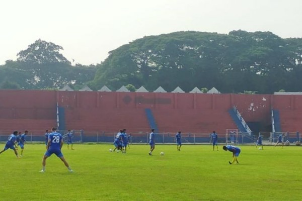Kompetisi Liga 1 Masih Berhenti, Persik Kediri Liburkan Pemain