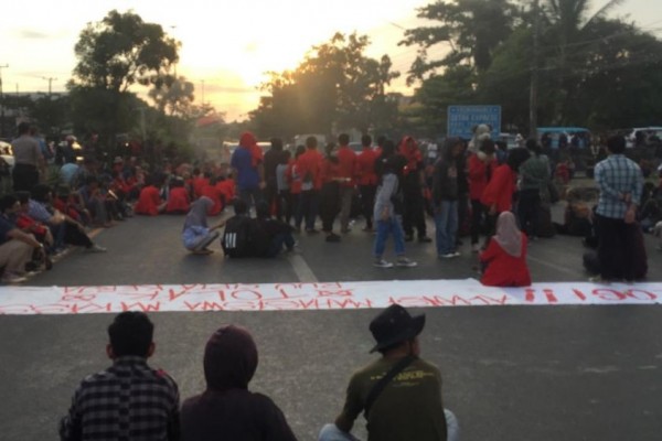Lagi, Unjuk Rasa Mahasiswa Makassar Tolak Omnibus Law Cipta Kerja