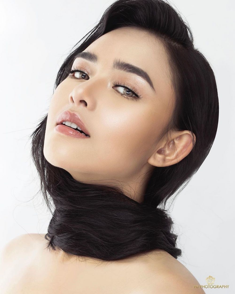 10 Pemotretan Amanda Manopo yang Memesona, Tampil Berani