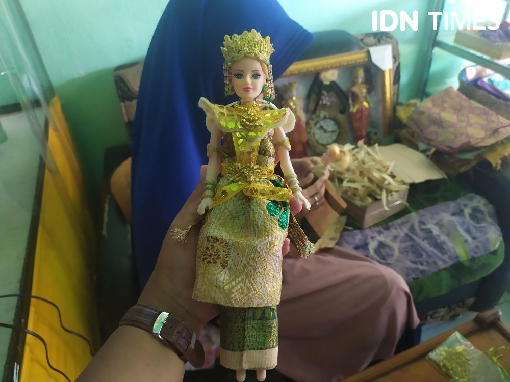 Aesan Gede, Baju Pengantin Khas Palembang Muncul Lewat Boneka Barbie