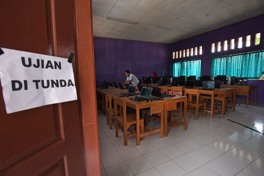 [FOTO] UNBK di Banten Ditunda, Begini Sepinya Sekolah