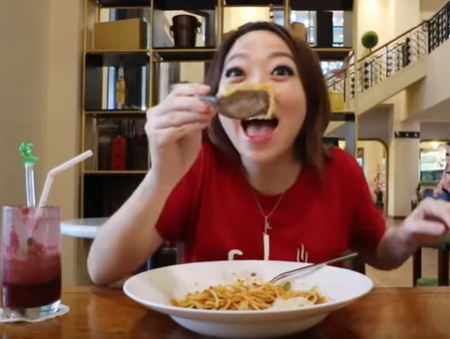 20 Tipe Unik Orang Makan ala Food Vlogger Jennie Linando, Kocak Deh!