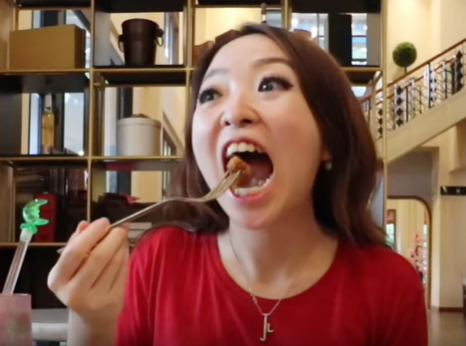 20 Tipe Unik Orang Makan ala Food Vlogger Jennie Linando, Kocak Deh!