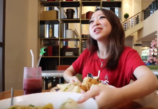 20 Tipe Unik Orang Makan ala Food Vlogger Jennie Linando, Kocak Deh!