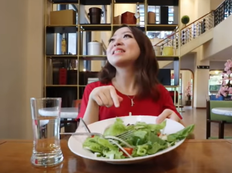 20 Tipe Unik Orang Makan ala Food Vlogger Jennie Linando, Kocak Deh!