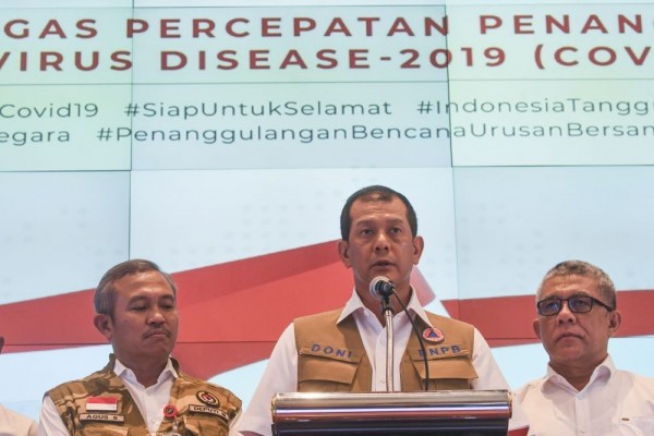 Positif COVID-19, Doni Monardo: Lepas Masker Jadi Celah Penularan