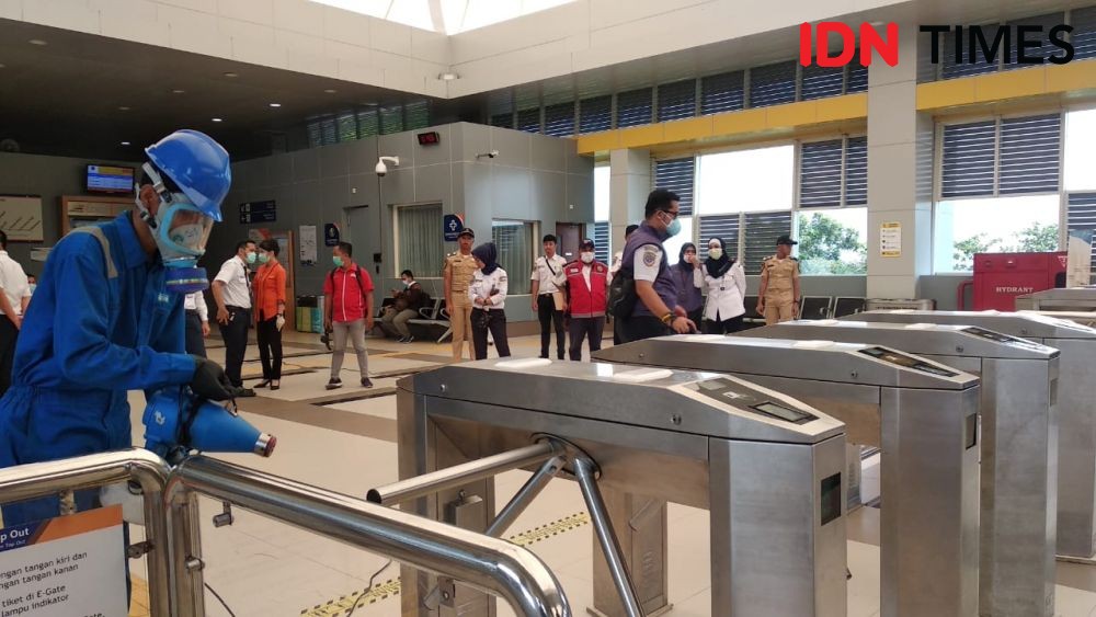 LRT Palembang Berlakukan Aturan Wajib Masker Bagi Penumpang