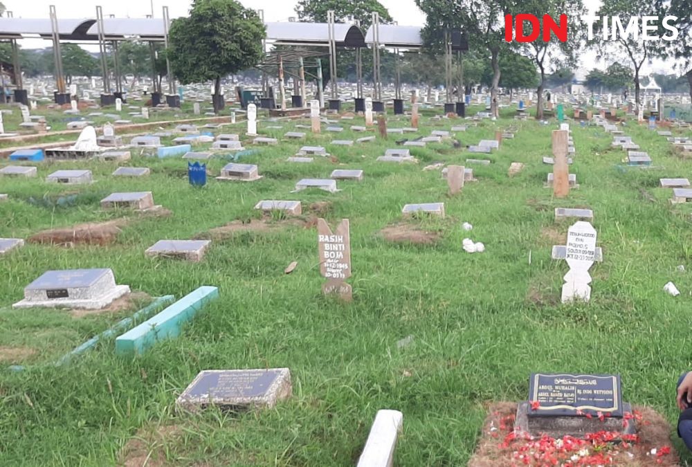 Pemakaman Perawat RSUP Kariadi di TPU Bergota Berlangsung Haru