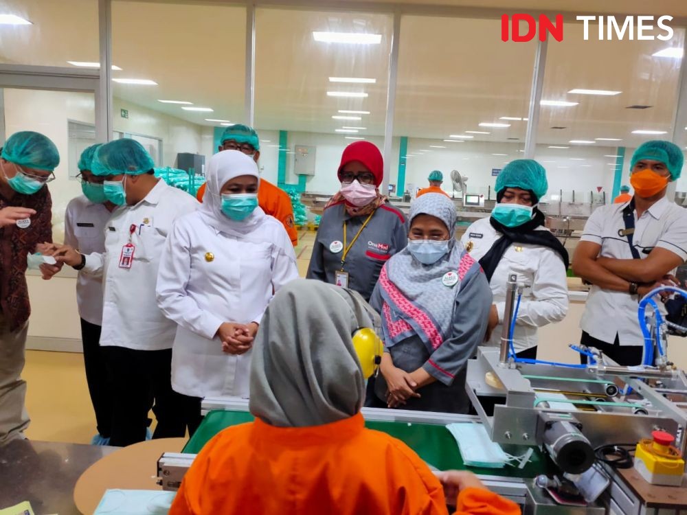 Pabrik Masker di Jombang Mampu Produksi 300 Ribu Lembar Tiap Hari