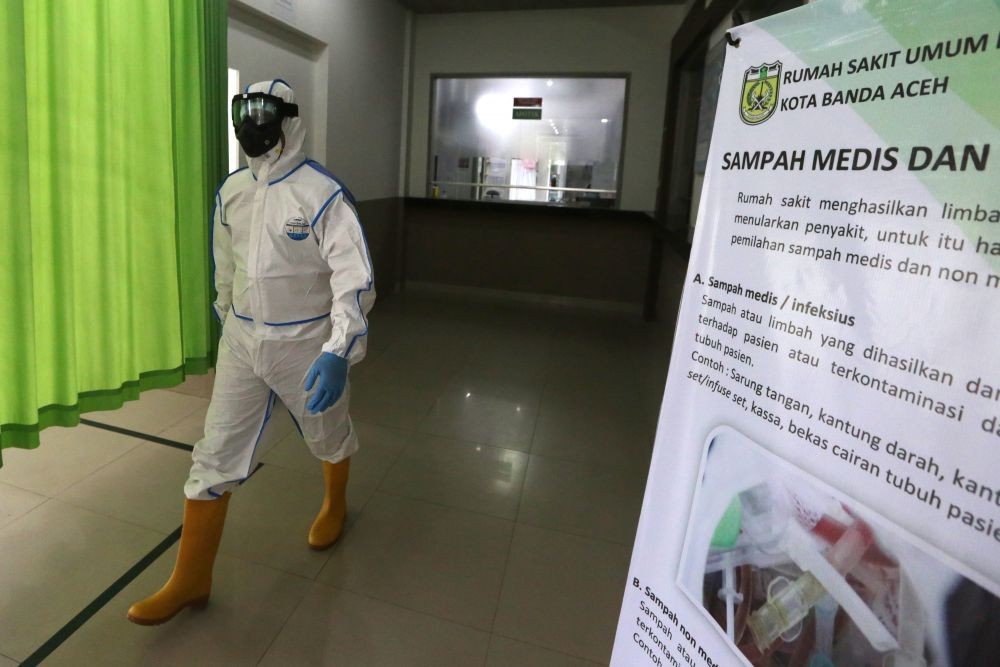 Puskesmas-Rumah Sakit di Bandung Dapat Bantuan Air Purifier dan APD