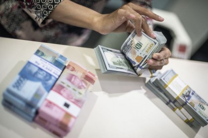 Dihantui Ancaman Suku Bunga AS, Kurs Rupiah Tertekan Sore Ini