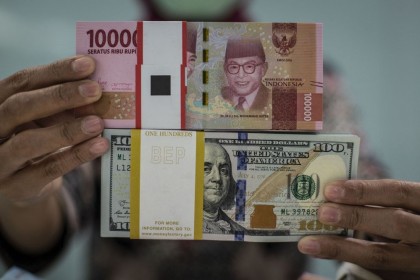 Kurs Rupiah Menguat Tipis Sore Ini Usai The Fed Tahan Suku Bunga