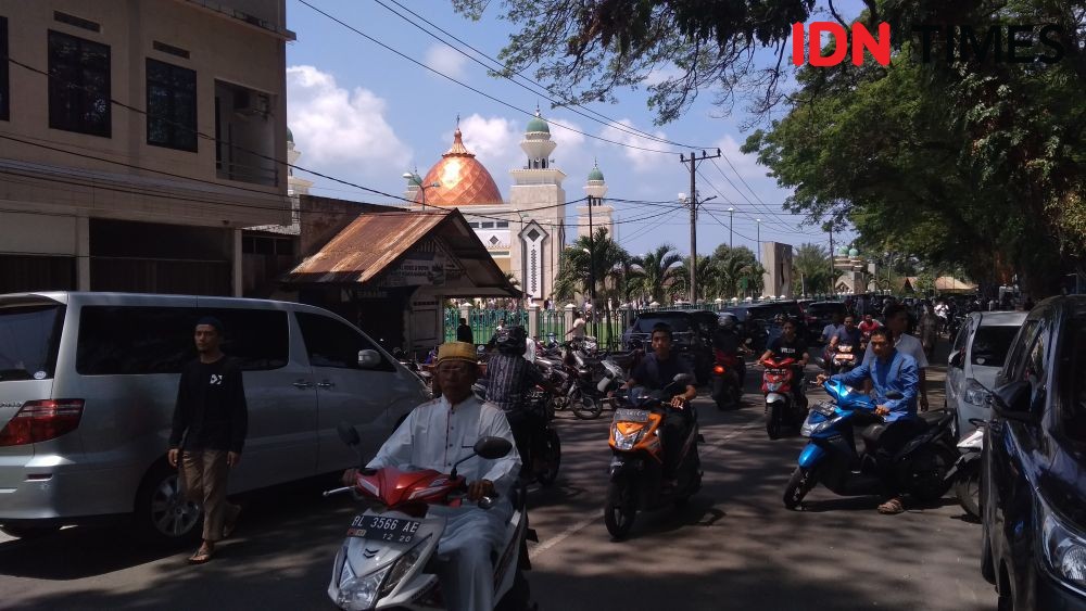 Corona, Begini Suasana Salat Berjamaah di Masjid Baiturrahman Aceh