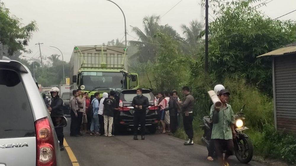 Kecelakaan Maut Avanza vs Tronton di Serang, 3 Orang Meninggal 