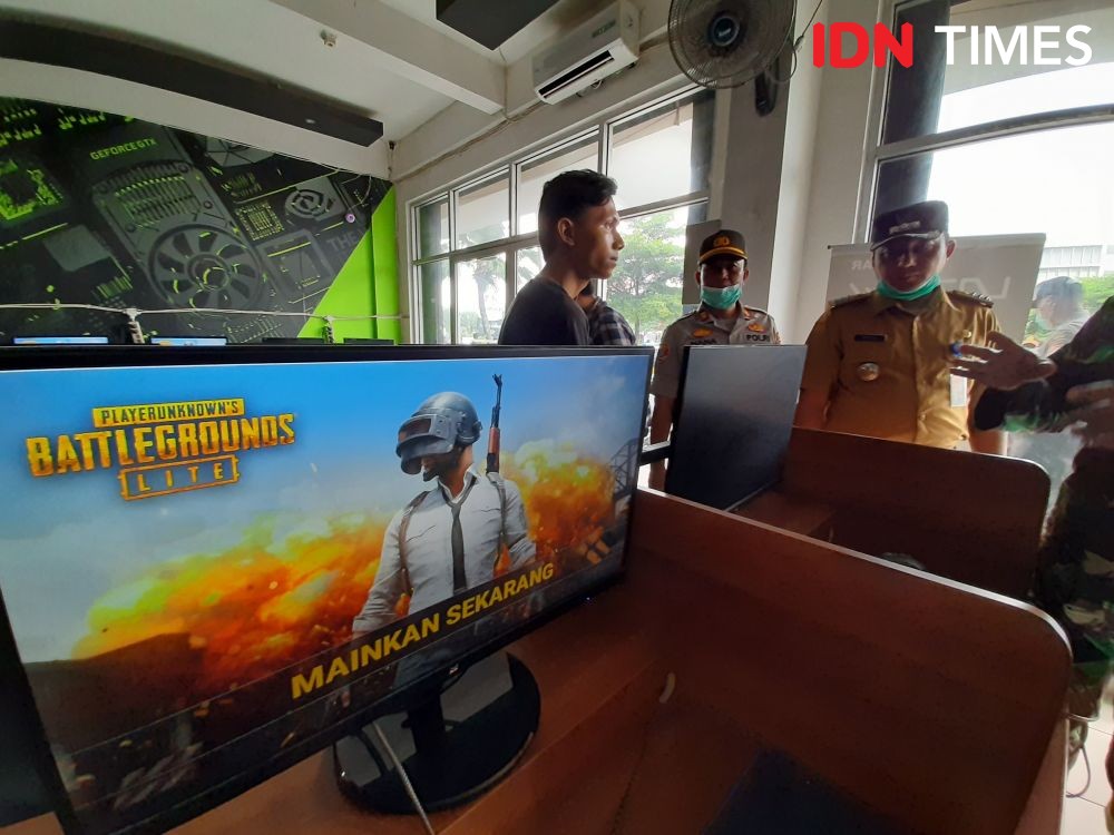 Polisi Tangerang Bubarkan Paksa Para Gamer di Warnet