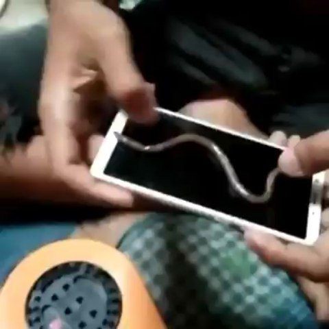 Serba Kocak, 10 Status Curhat Ngenes Netizen Gara-gara Game Cacing