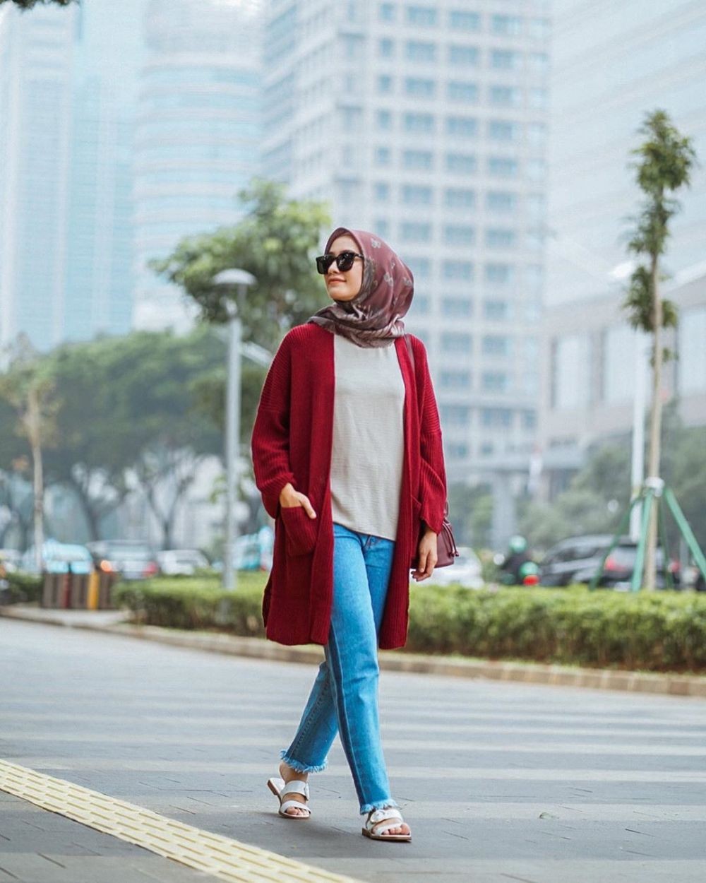 10 Style Modis Hijab buat Hangout, Tampil Sederhana tapi Stylish!