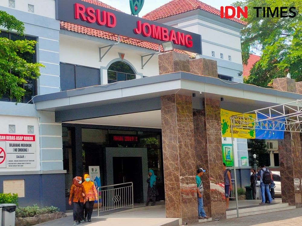 Khawatir Bawa Jenazah COVID-19, Ambulans Tertahan di RSUD Jombang
