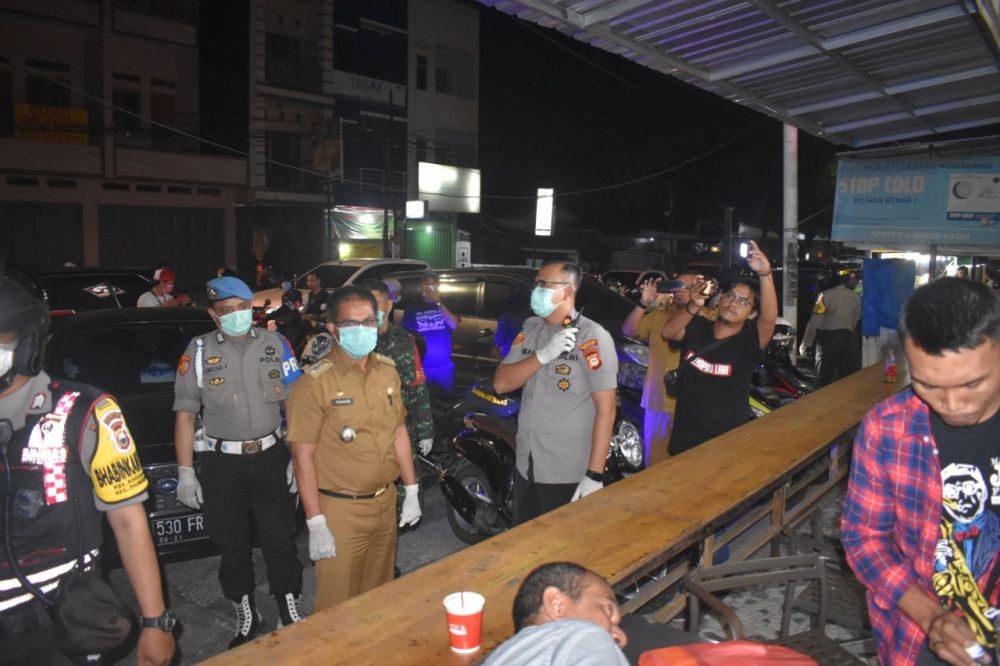 Polisi Bakal Tindak Tegas Warga Makassar yang Masih Ngumpul di Warkop