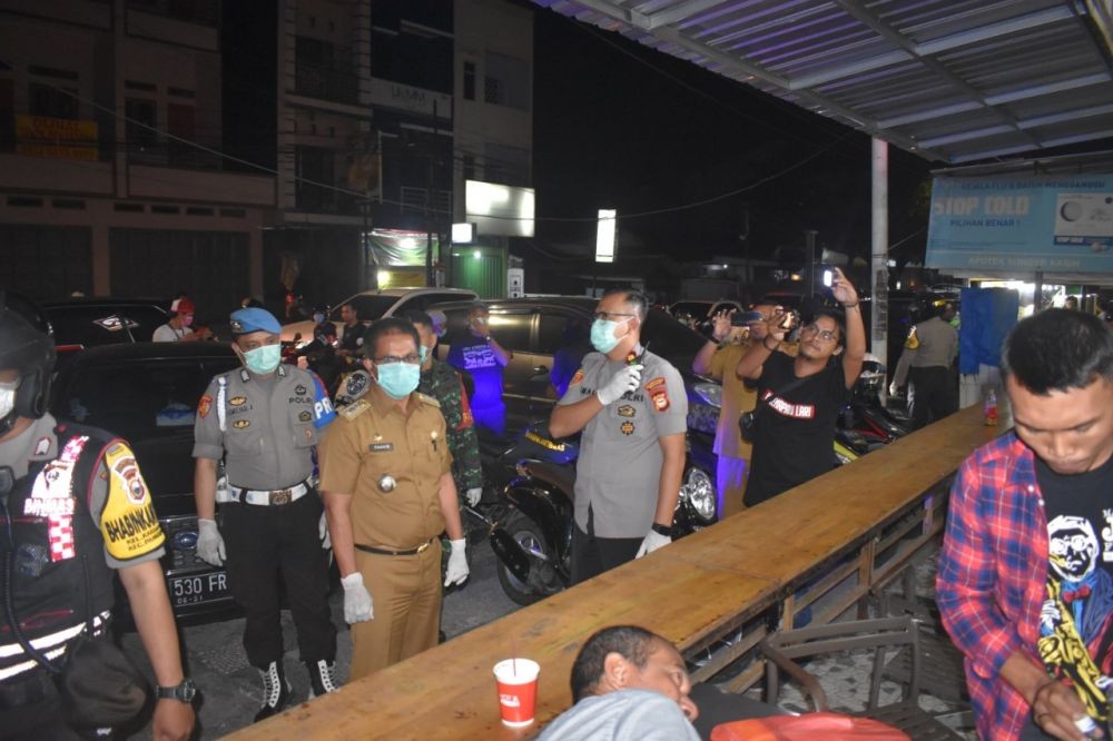 Polisi Bakal Tindak Tegas Warga Makassar yang Masih Ngumpul di Warkop