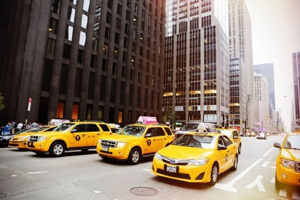 Lagi Cari Mobil? Ini 5 Tips Beli Mobil Bekas Taksi Agar Untung Banyak