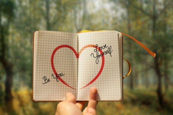 13 Ilustrasi Menarik dan Dalem Tentang Pentingnya Self-Love