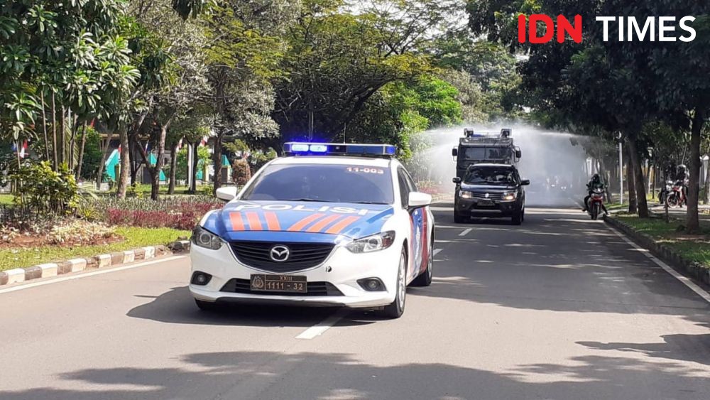BPDB Semprot Jalanan Hingga Pasar di Tangerang dengan Disinfektan